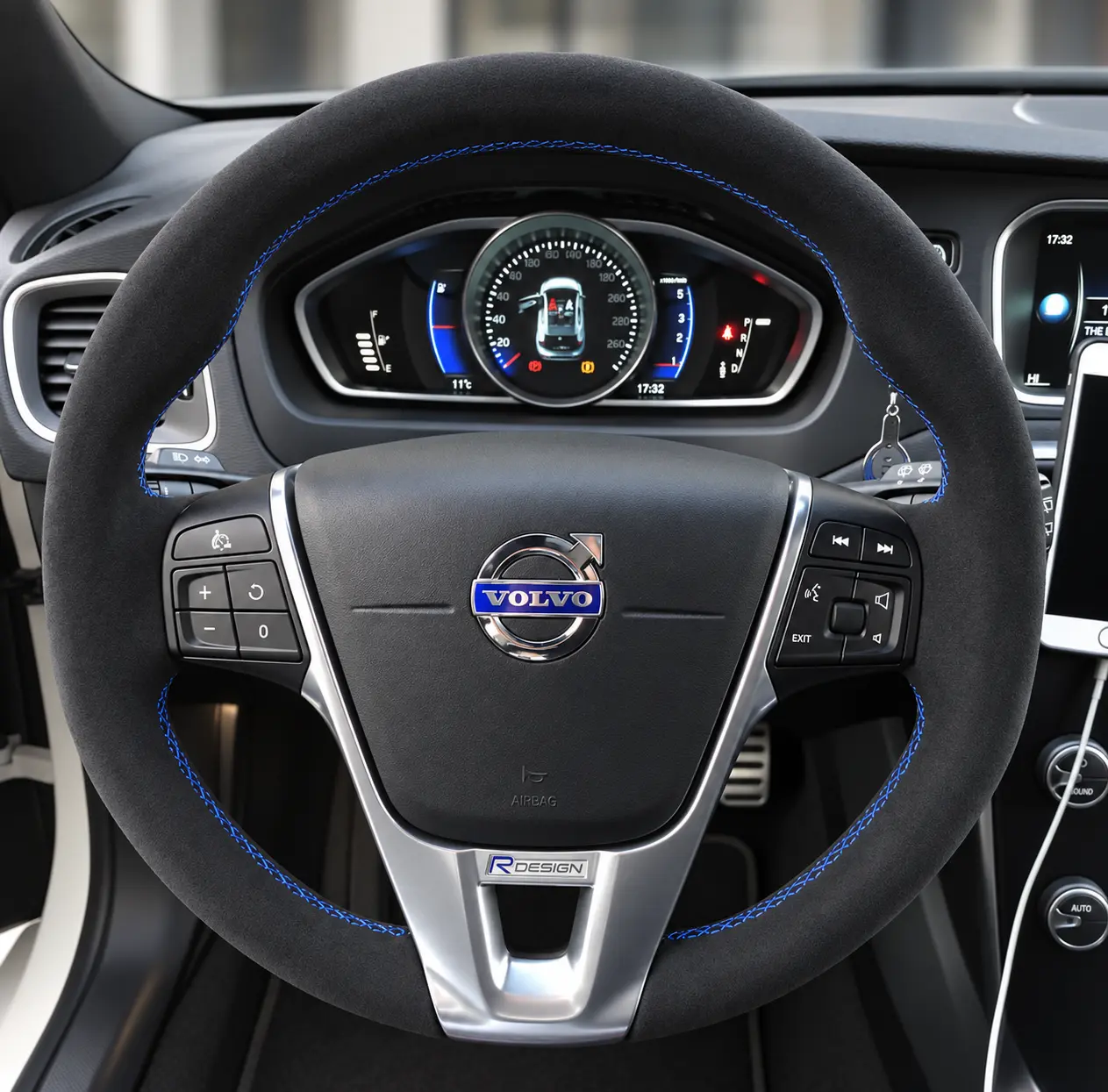 Volvo S60 R-Design mavi dikişli orijinal Alcantara direksiyon