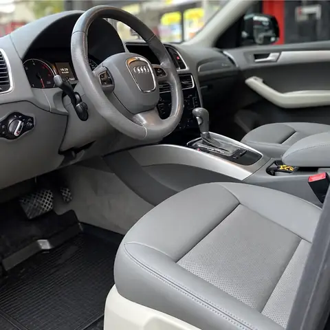 Audi Q5 açık gri suni deri koltuk döşeme ve yenilenen kabin