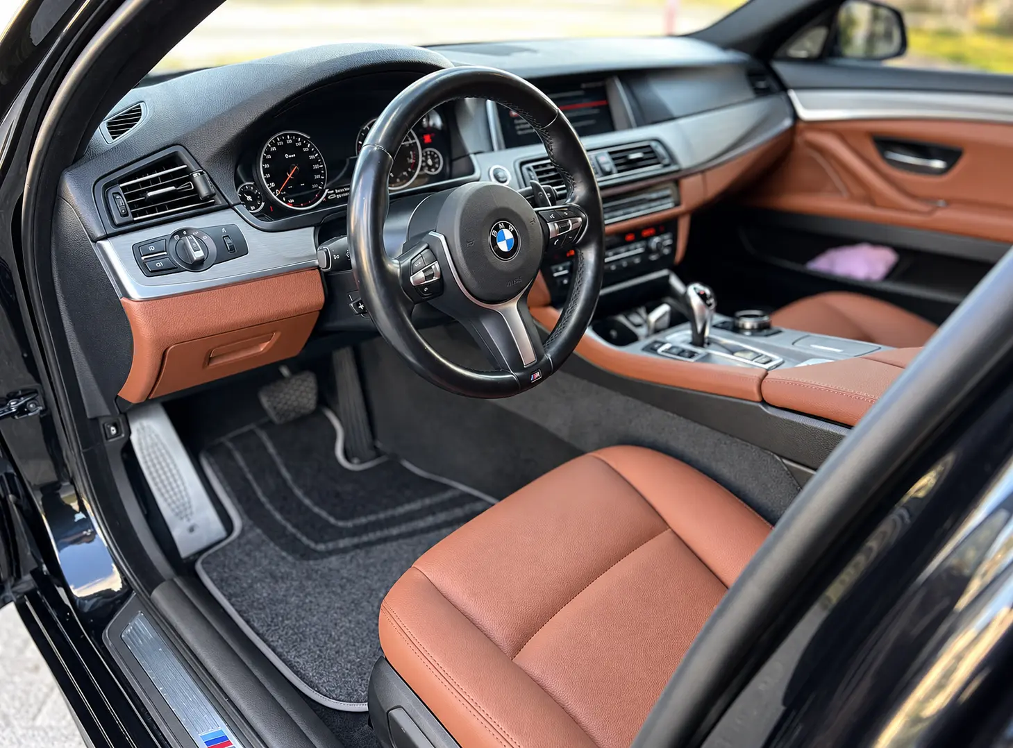 BMW F10 deri direksiyon ve komple iç mekân yenileme