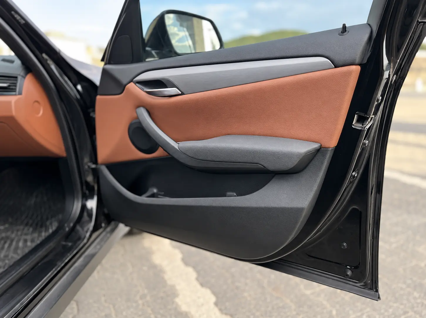 BMW X1 cognac kapı içi döşeme