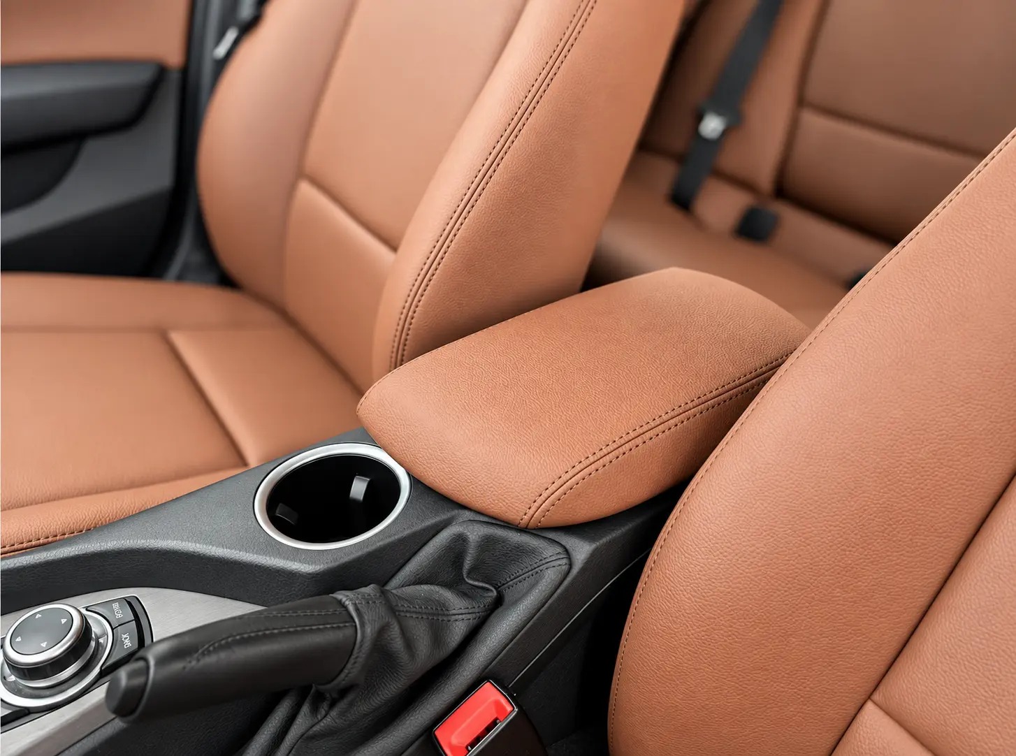 BMW X1 cognac orta kol dayama döşemesi