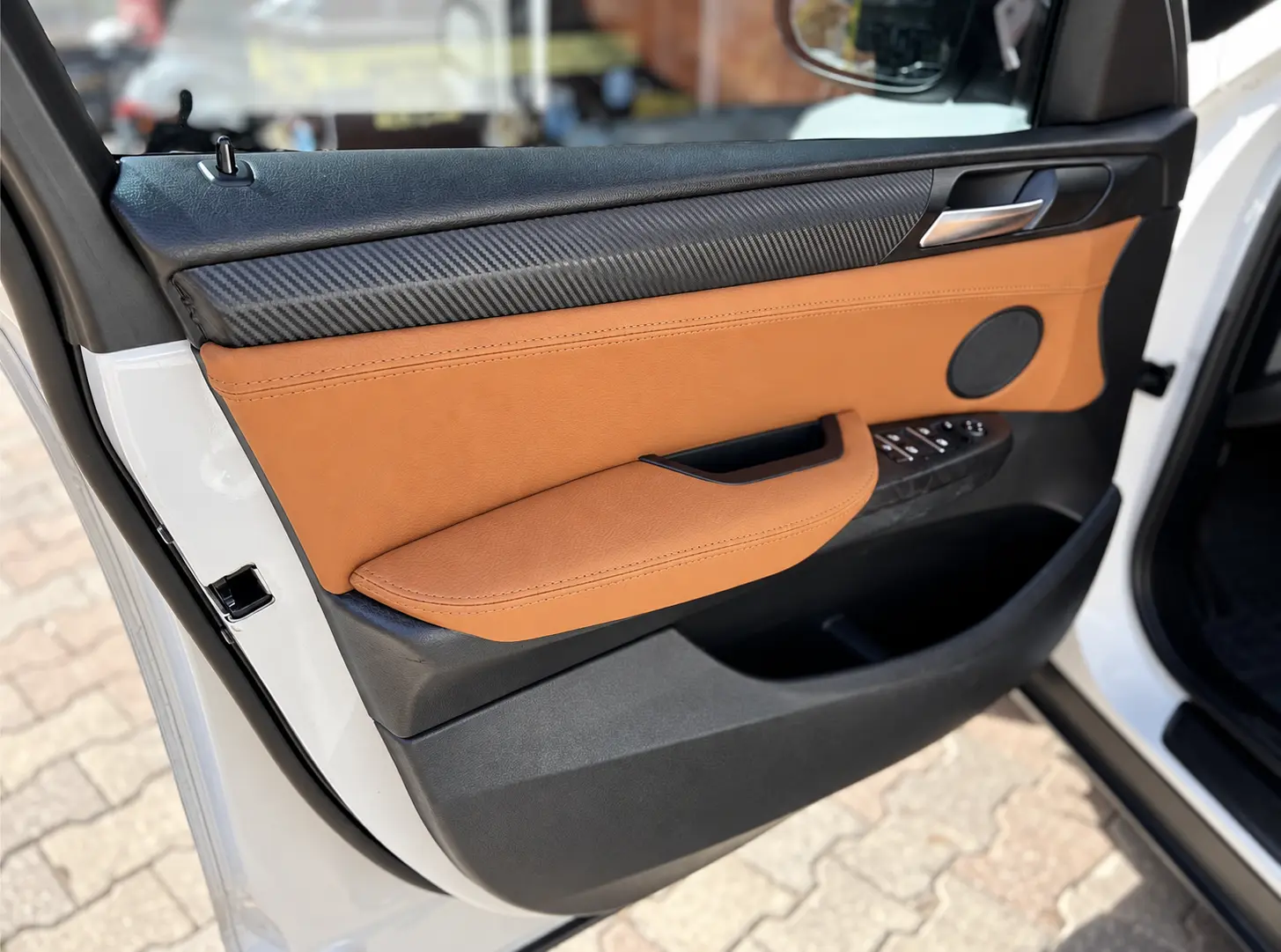 BMW X3 cognac suni deri kapı içi ve folyo carbon trim