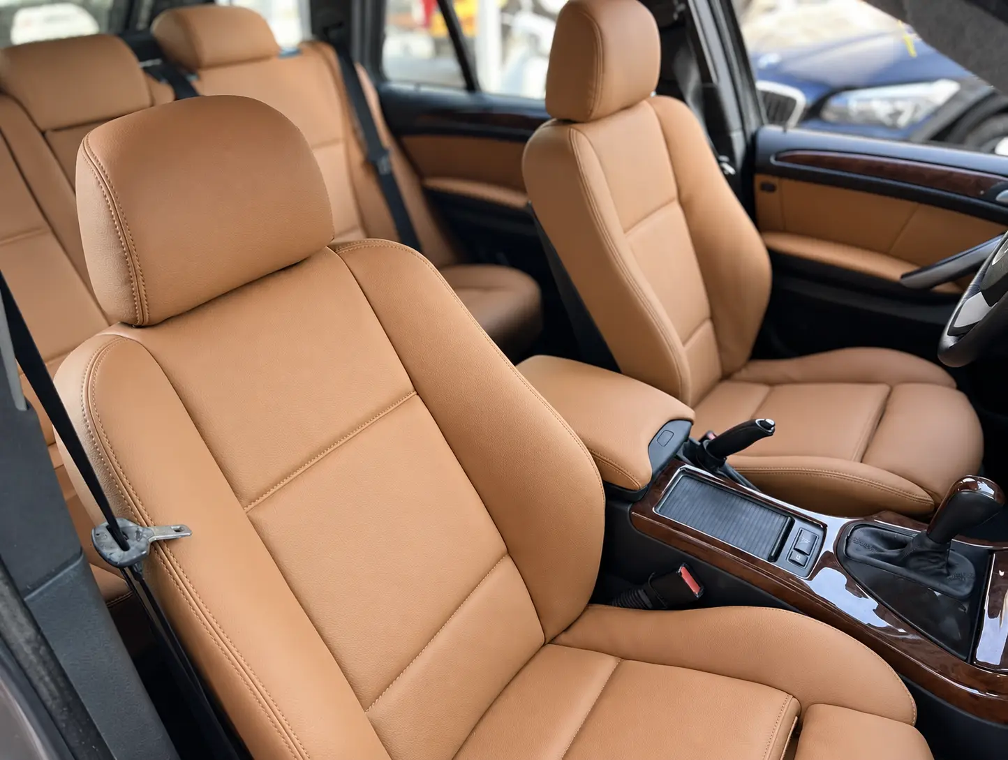 BMW X5 E53 cognac suni deri koltuk ve kapı içi yenilemesi