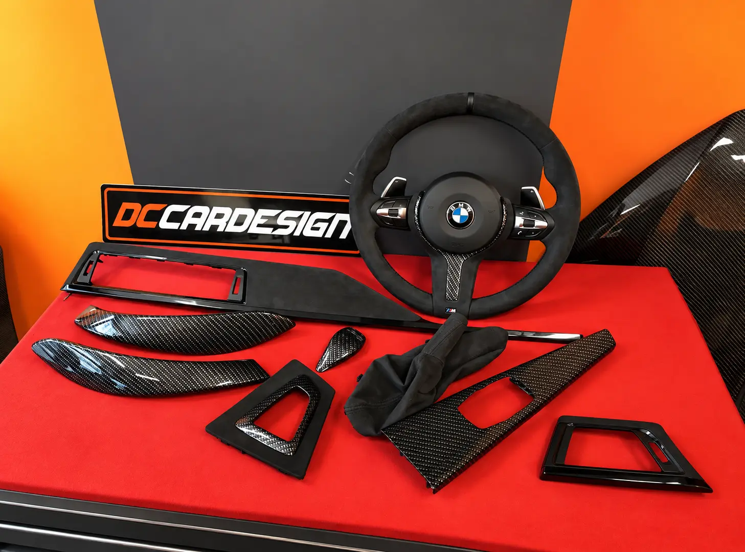 BMW E93 Alcantara vites topuzu ve körüğü ile carbon trim parçaları