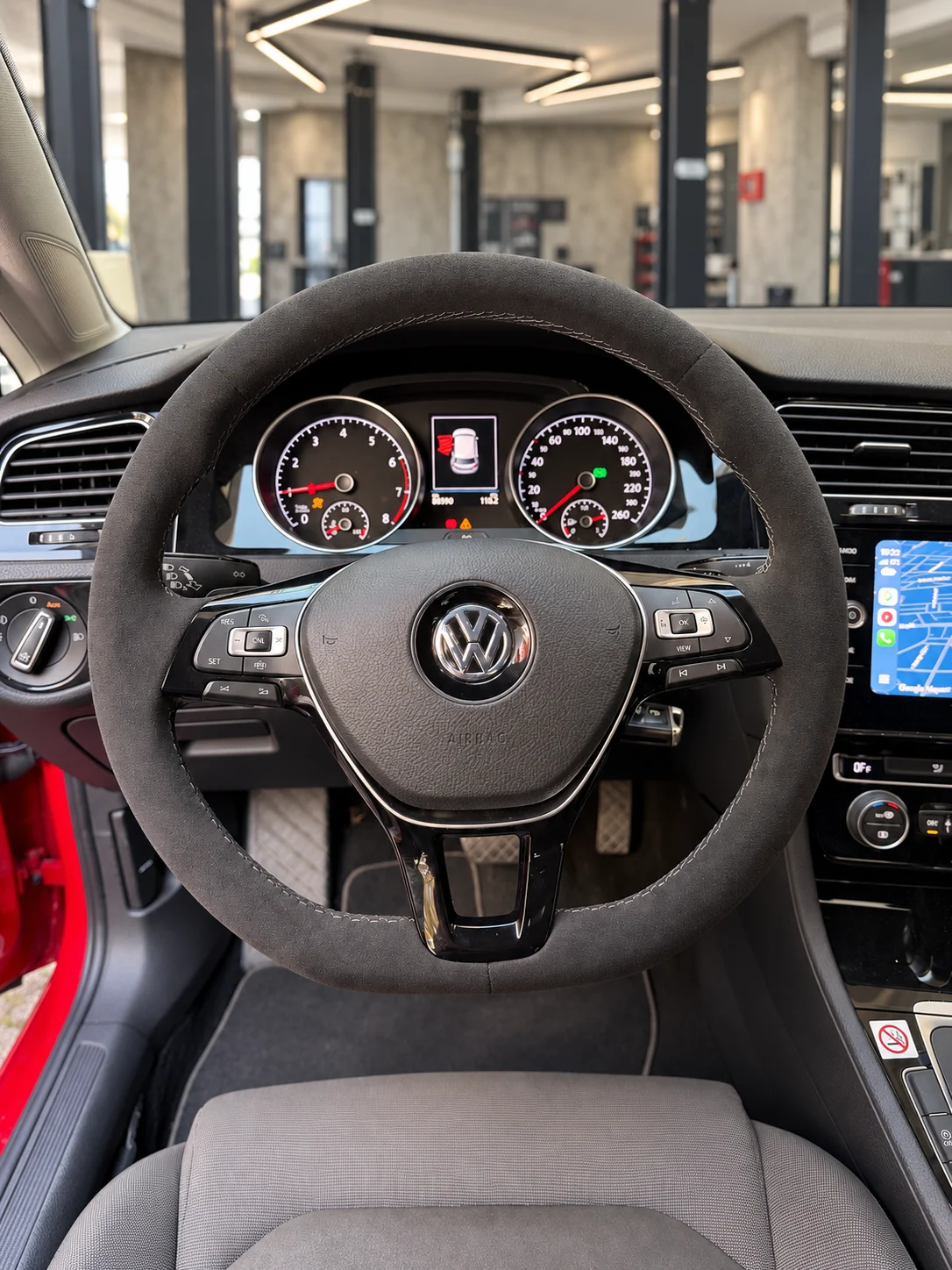 Volkswagen Golf Alcantara direksiyon