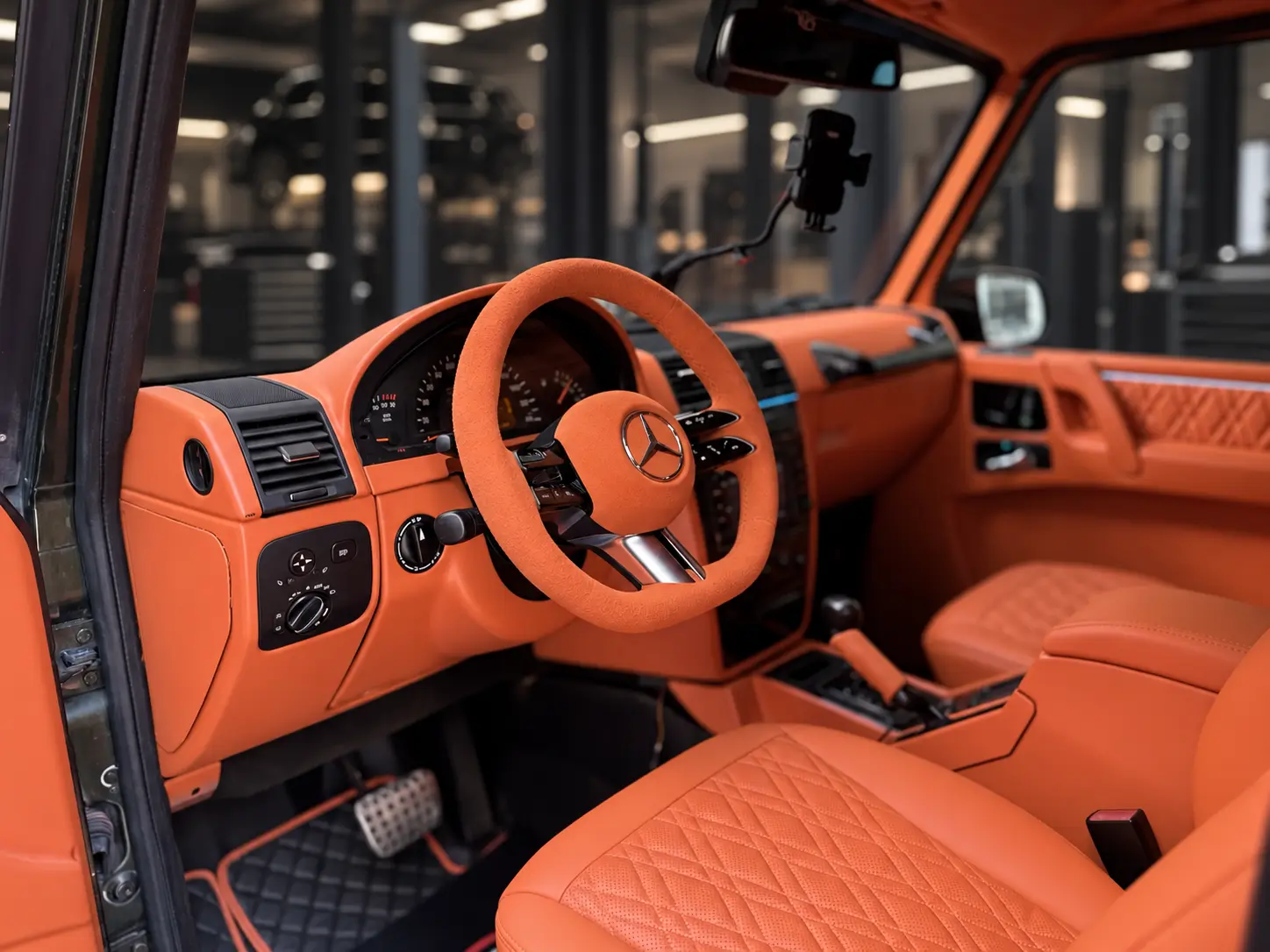 Mercedes G Serisi turuncu deri komple iç mekan dönüşümü
