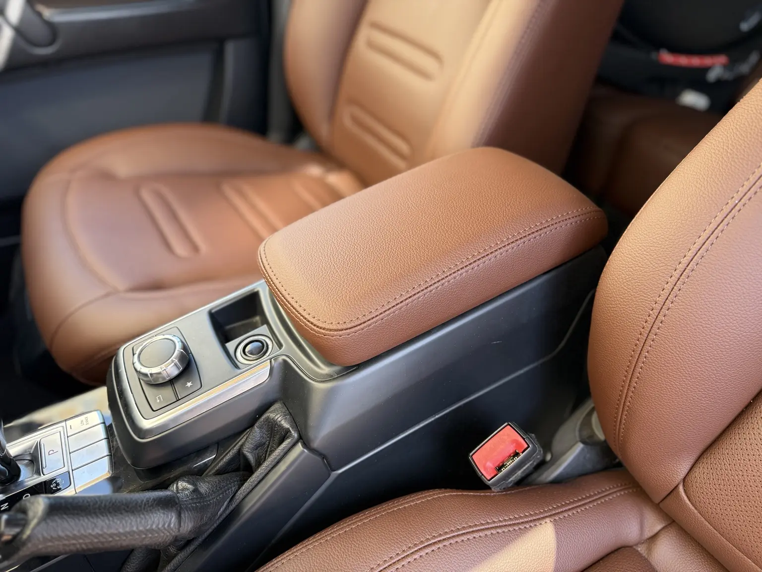 Mercedes G 350 taba hakiki deri orta kol dayama kaplama
