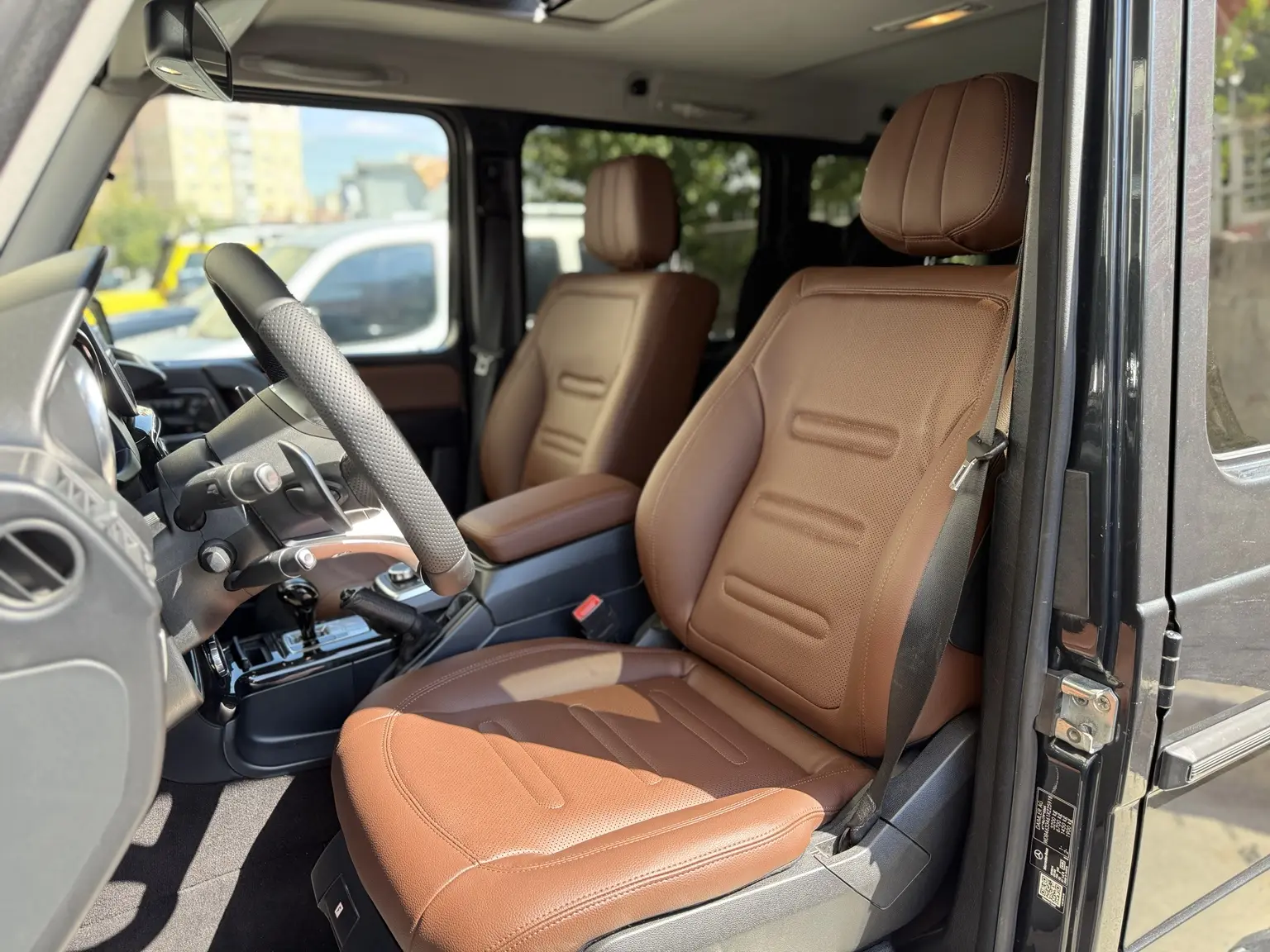 Mercedes G 350 taba hakiki deri sürücü ve yolcu koltukları