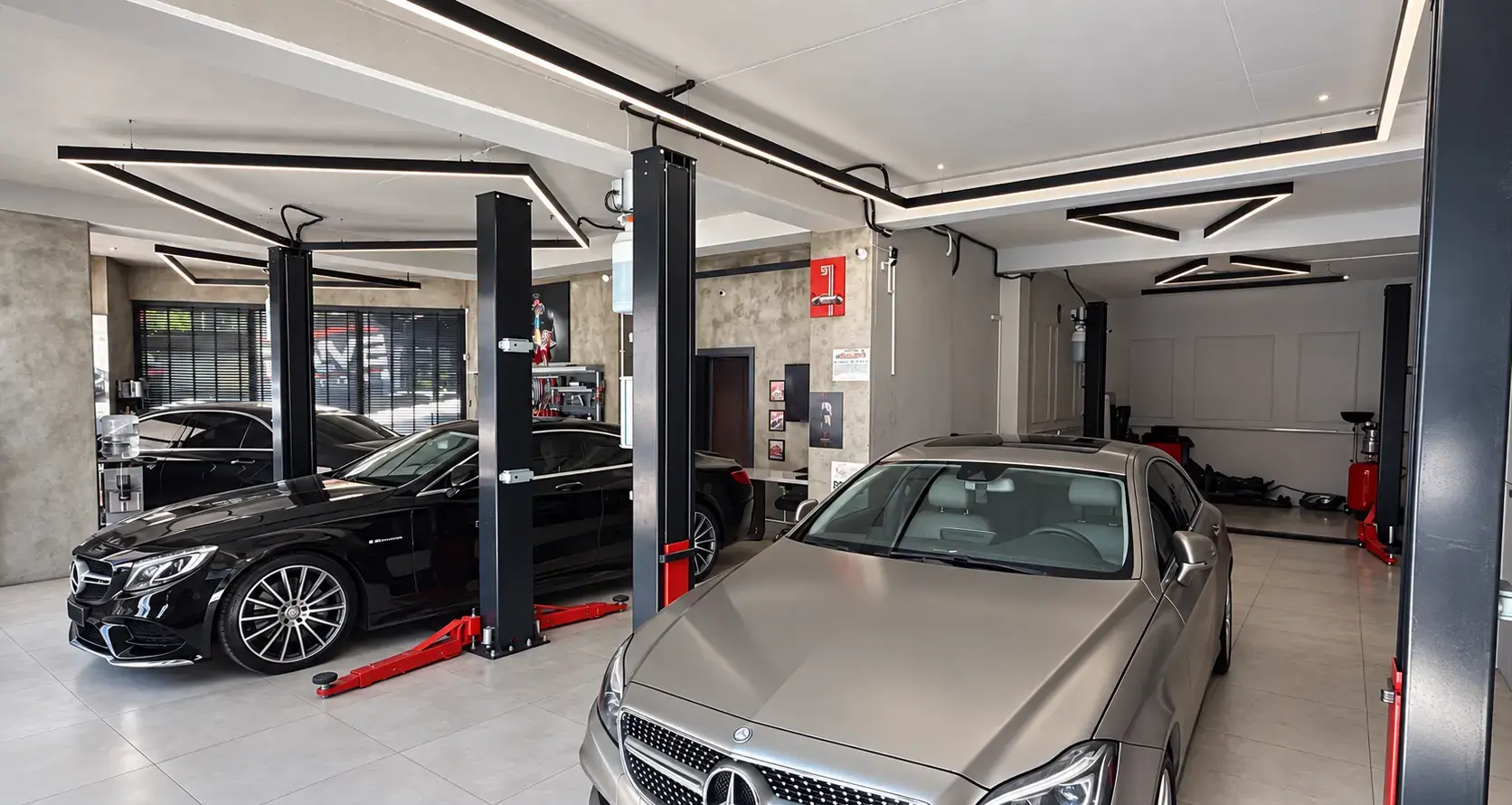 DC CAR DESIGN Ataşehir otomobil iç tasarım ve döşeme atölyesi