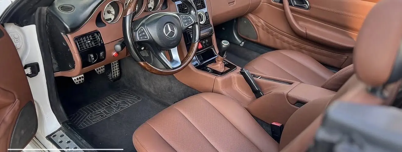 Mercedes-Benz SLK komple yenilenen iç kabin