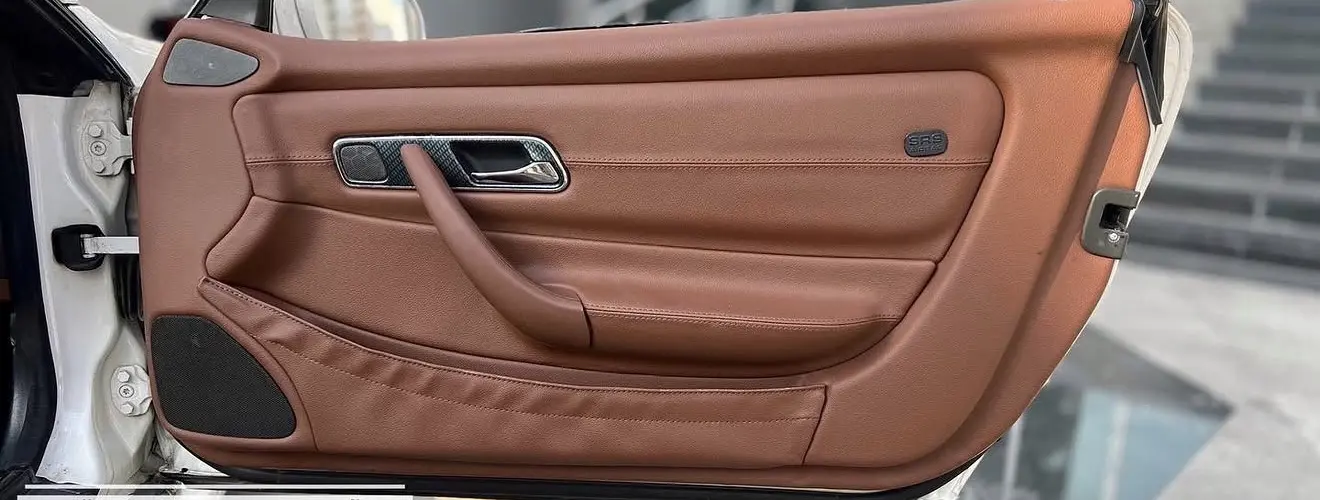 Mercedes-Benz SLK yenilenen deri kapı iç döşemesi
