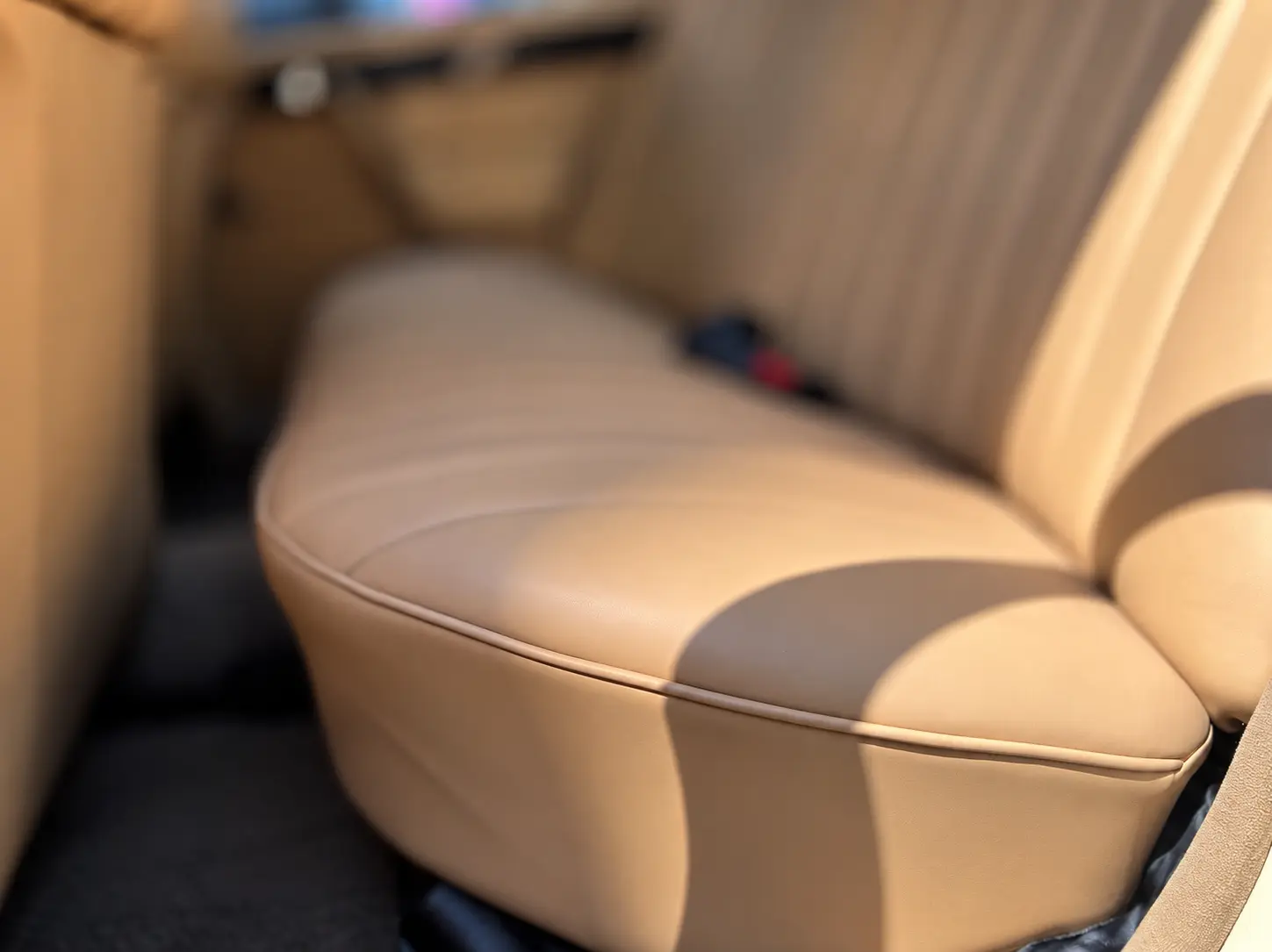 Mercedes-Benz W201 deri koltuk minder ve fitil detayı