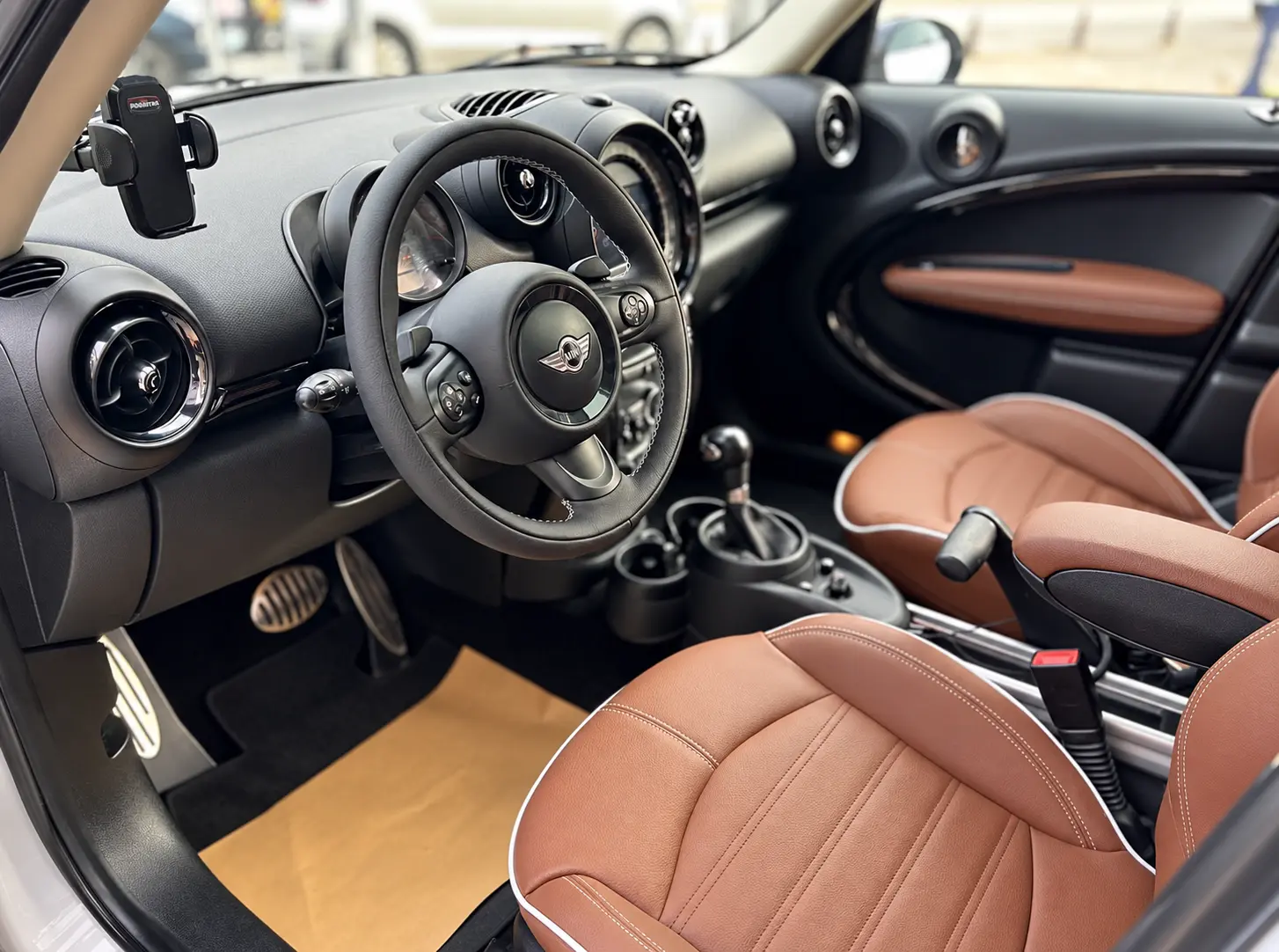 MINI Countryman cognac suni deri döşemeli ön kabin