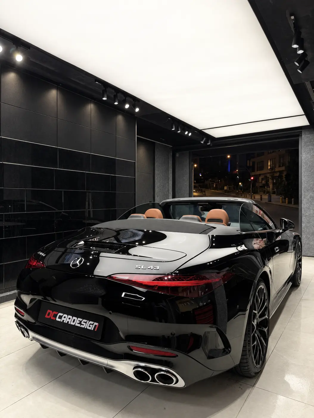 Siyah Mercedes SL arka gövde PPF kaplama görünümü
