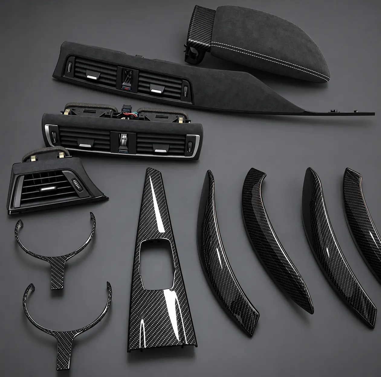 Sulu carbon kaplanmış BMW iç trim parçaları ve Alcantara iç trim seti